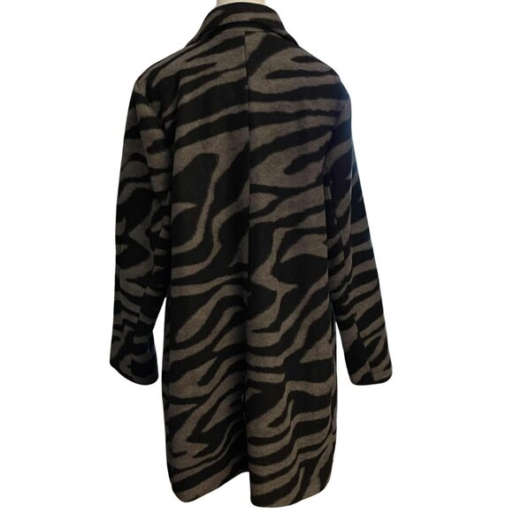 NWT TORRID 0 Jacquard Blazer Style Coat L/12 Black Gray Tiger Zebra Animal Print - Picture 4 of 16